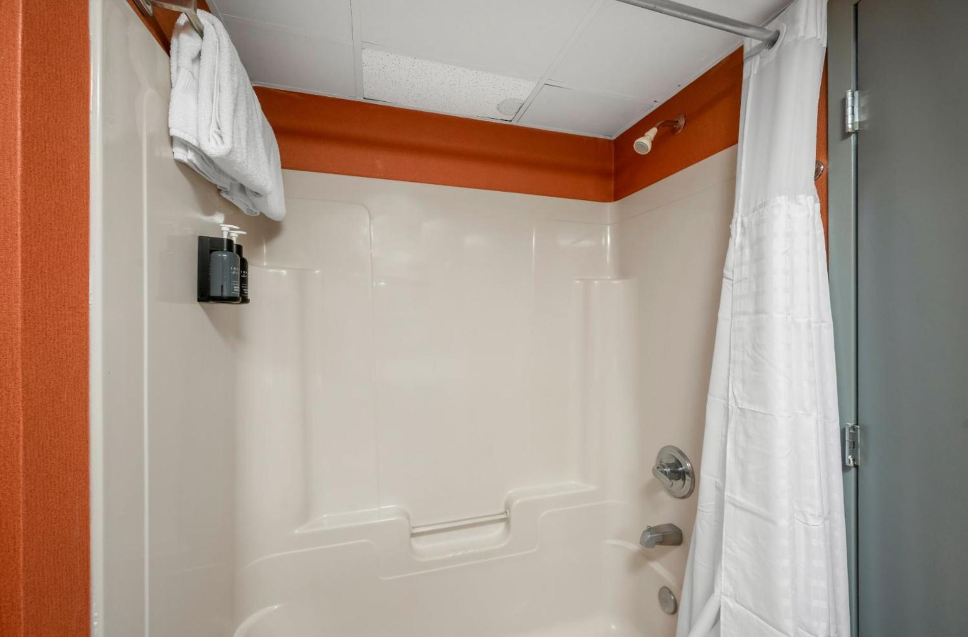 Hotel Monte Carlo Ocean City Room photo